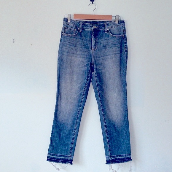 Chico's Denim - Chico’s Girlfriend Ankle Jeans w/ Raw Hem- US size 4(Chico’s size 0)